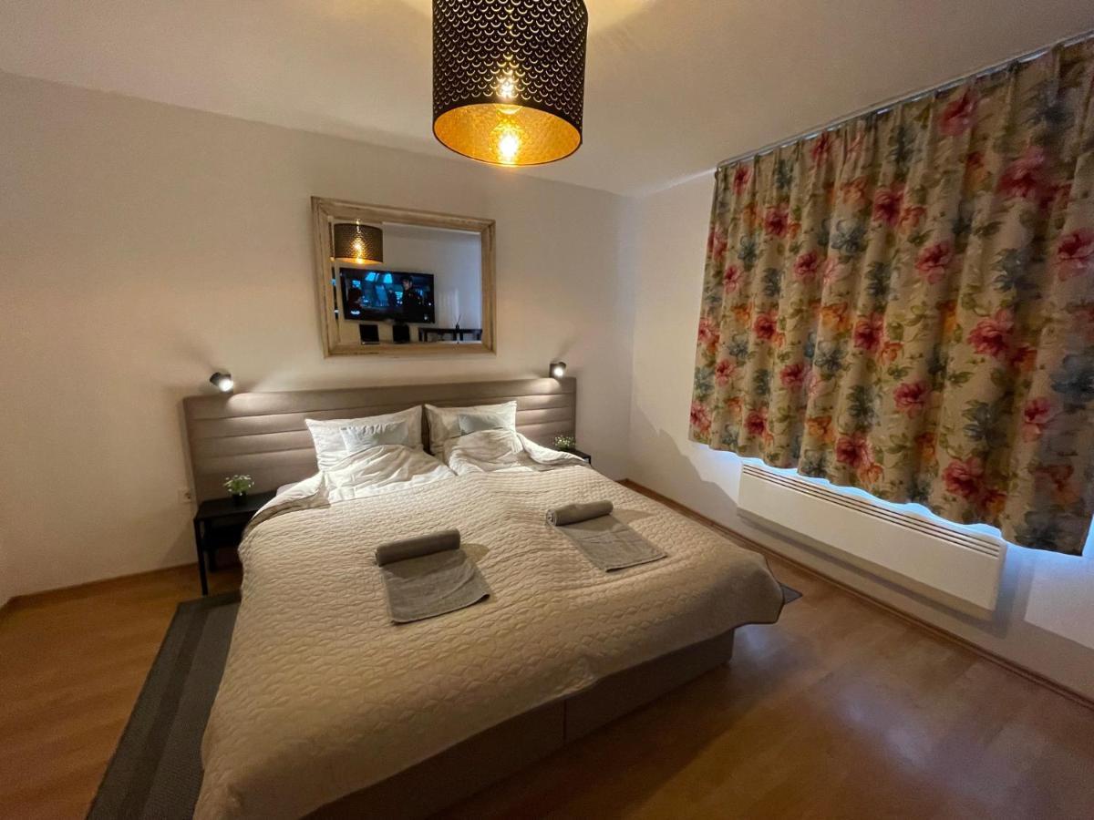 Corte Apartman Pápa Exterior foto